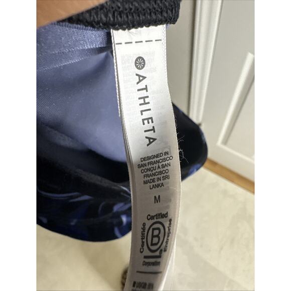 Athleta Women's Elation Velvet Tight Sz Medium - Picture 6 of 7